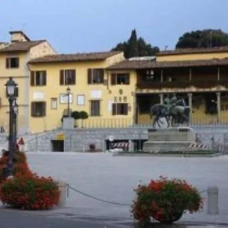 Vicino All'antico Anfiteatro Romano פייזולה